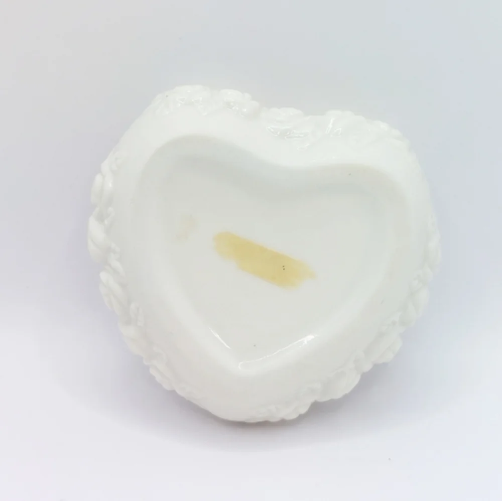 Vintage White Porcelain Heart Shaped Trinket Box Rose Floral Design Gold Trim